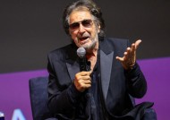 阿尔·帕西诺（Al Pacino）的经济衰退：16辆车，23部手机，40万美元买了一栋从未用过的房子